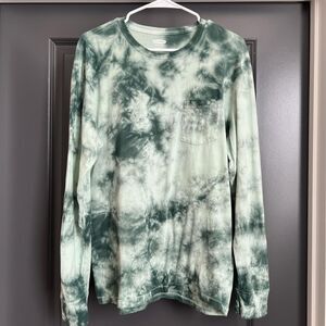 Tie-dye long sleeve green pocket tee Size M